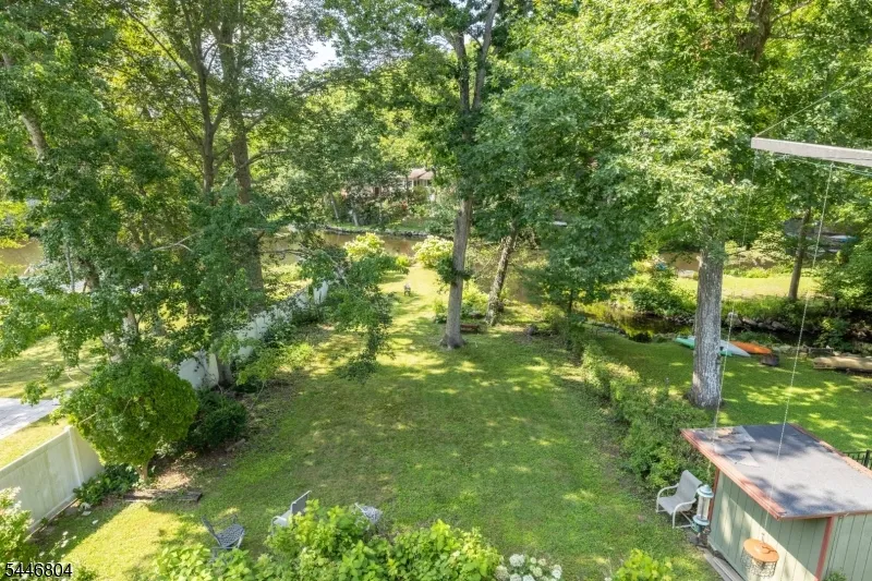 2 Algonquin Trl Jefferson, NJ 07885