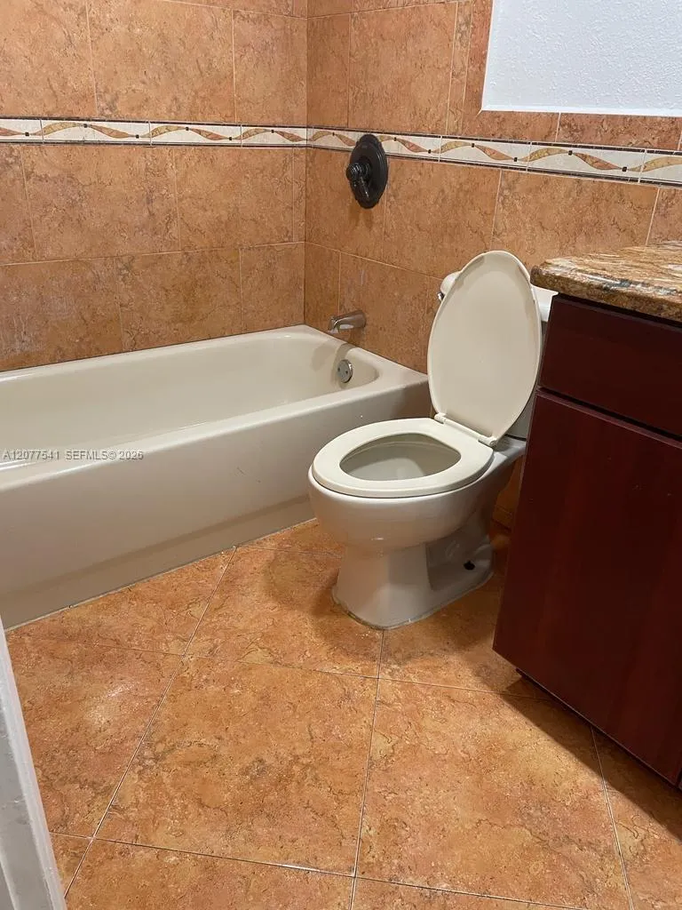 7075 NW 186th St #C505 Hialeah, FL 33015