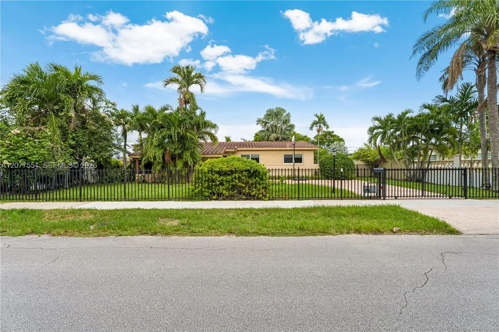 1435 SW 78th Ct Miami, FL 33144