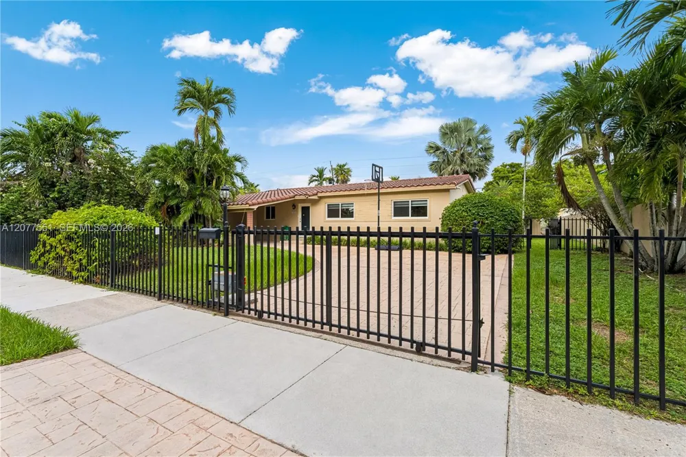 1435 SW 78th Ct Miami, FL 33144
