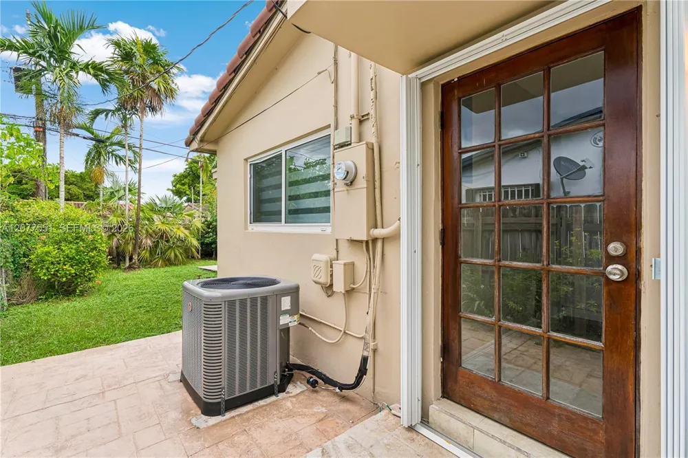 1435 SW 78th Ct Miami, FL 33144