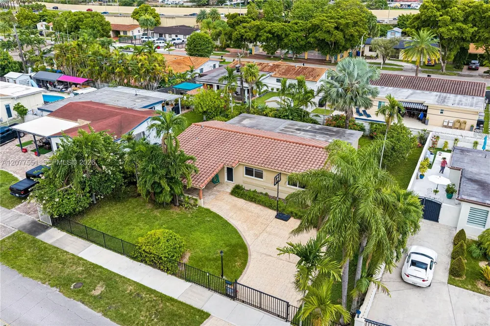 1435 SW 78th Ct Miami, FL 33144