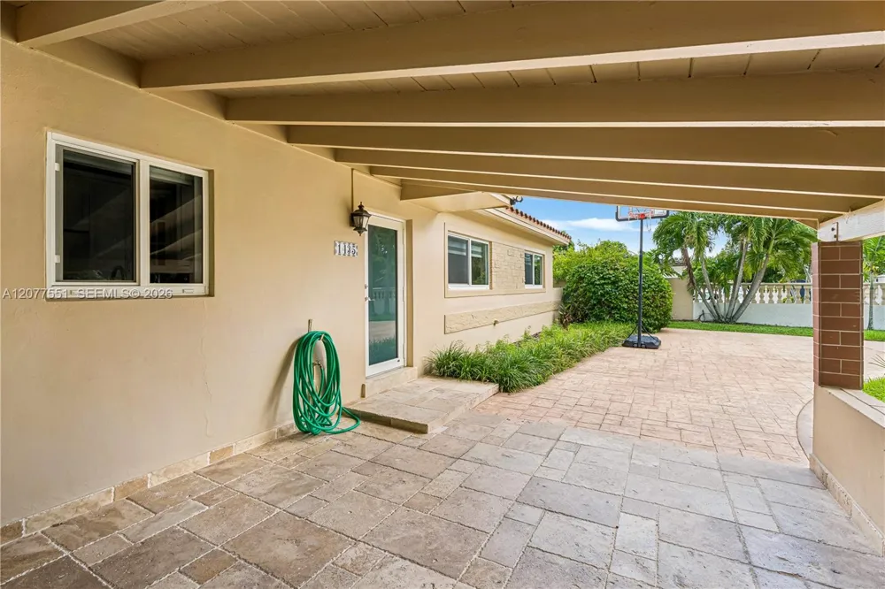 1435 SW 78th Ct Miami, FL 33144