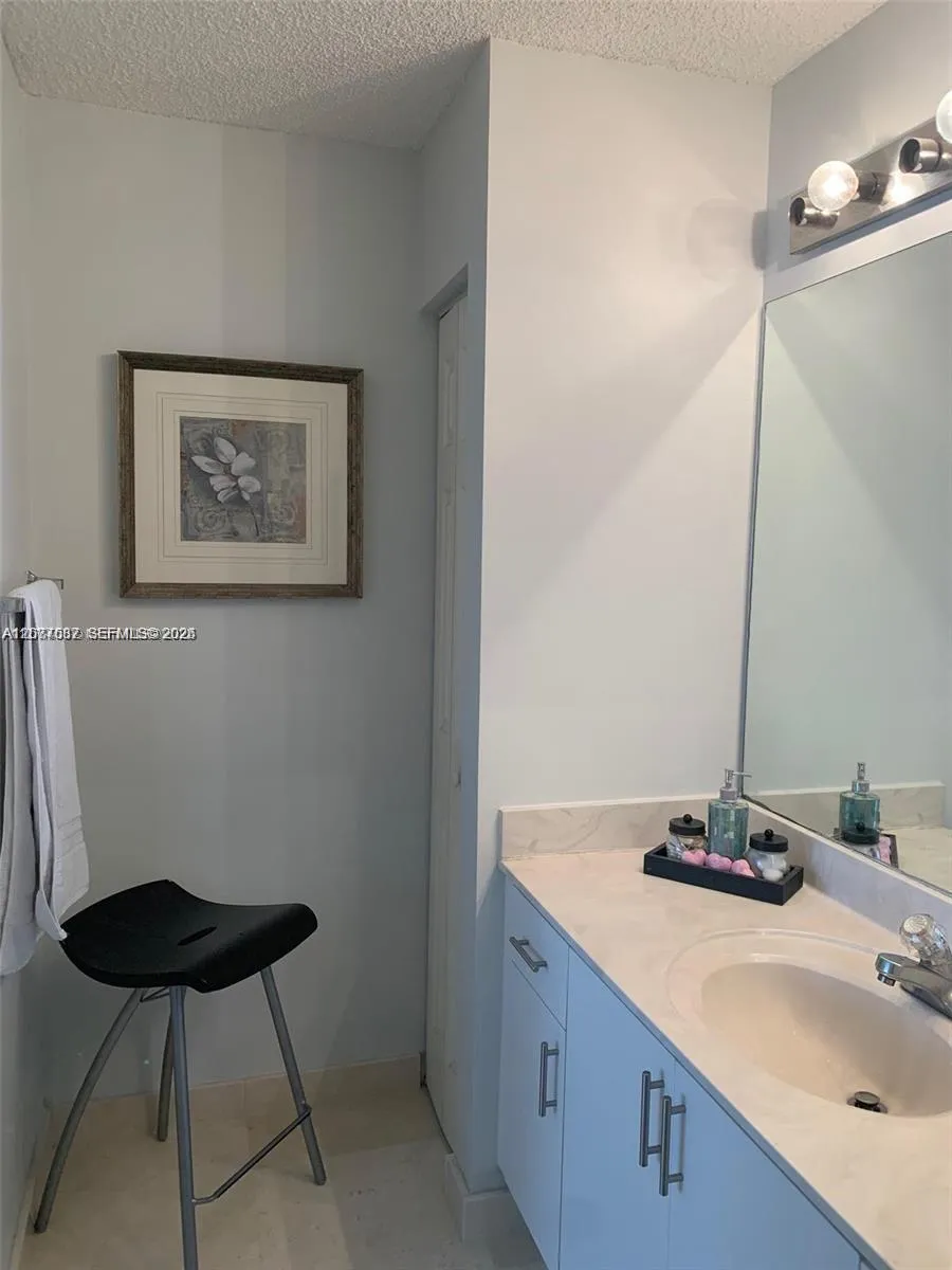 1477 Majesty Ter Weston, FL 33327