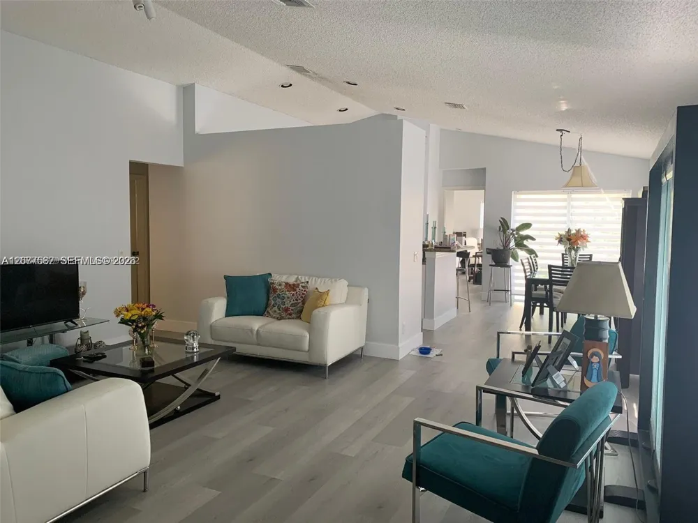 1477 Majesty Ter Weston, FL 33327