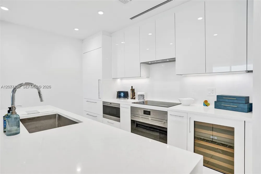 153 Seabreeze Boulevard #1403 Fort Lauderdale, FL 33304