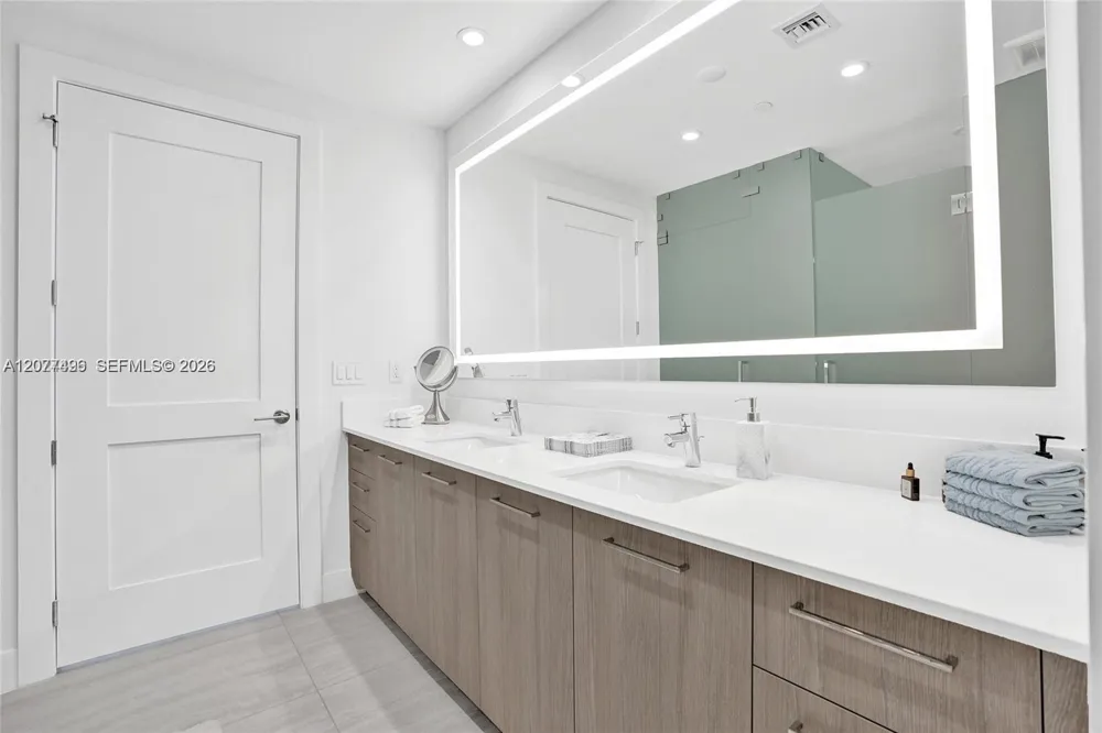 153 Seabreeze Boulevard #1403 Fort Lauderdale, FL 33304
