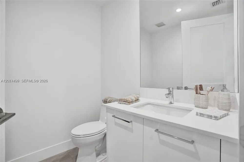 153 Seabreeze Boulevard #1403 Fort Lauderdale, FL 33304