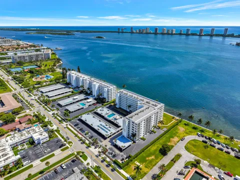 301 LAKE SHORE DRIVE #302