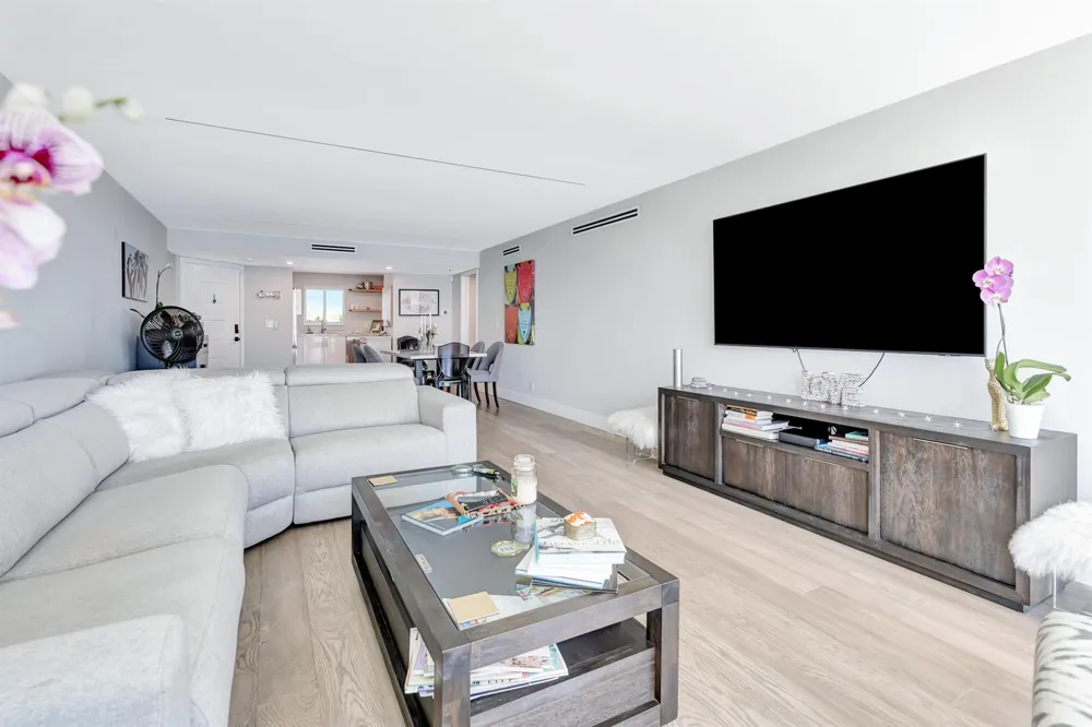 301 LAKE SHORE DRIVE #302 Lake Park, FL 33403