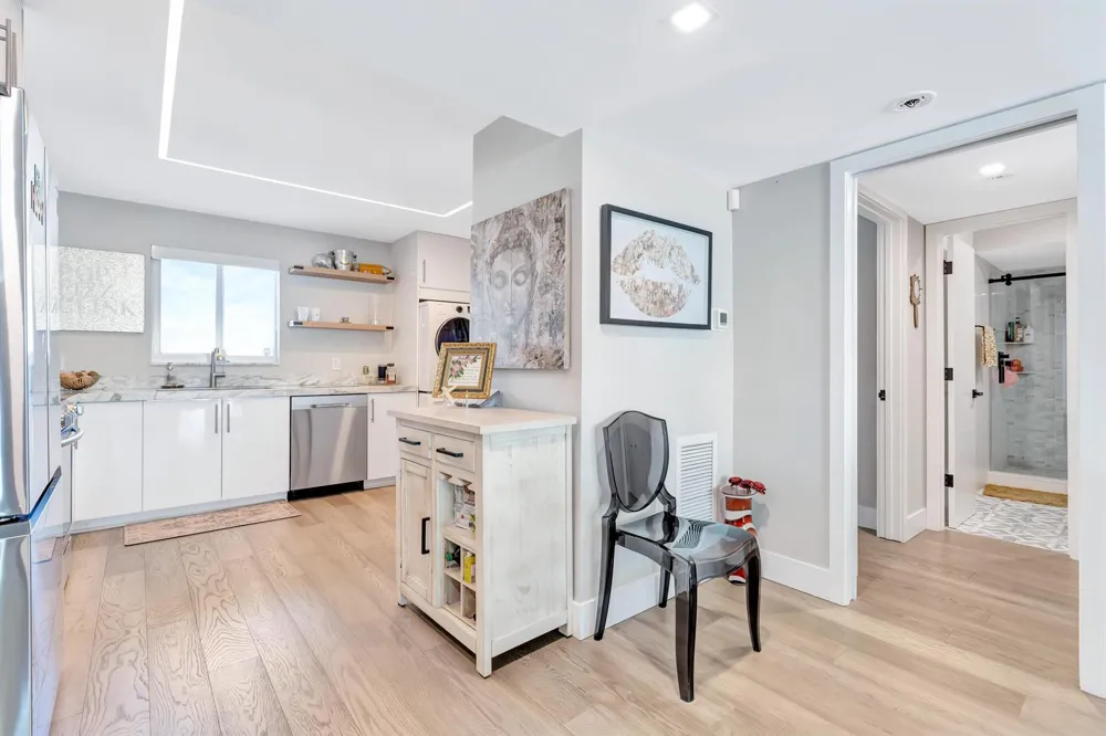 301 LAKE SHORE DRIVE #302 Lake Park, FL 33403