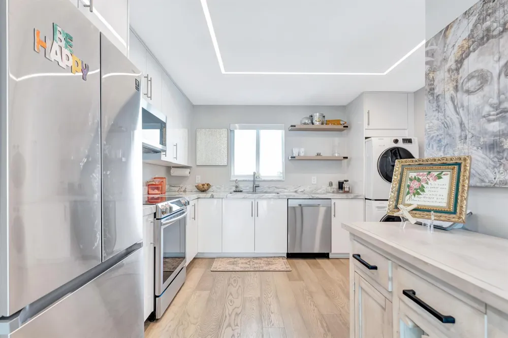 301 LAKE SHORE DRIVE #302 Lake Park, FL 33403