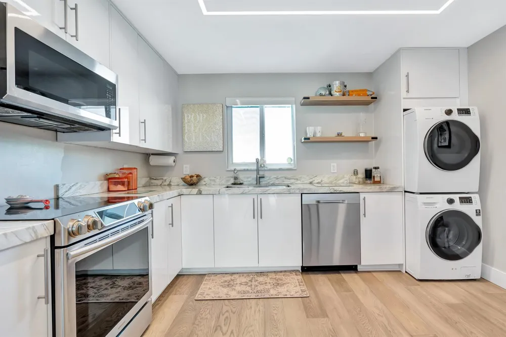 301 LAKE SHORE DRIVE #302 Lake Park, FL 33403