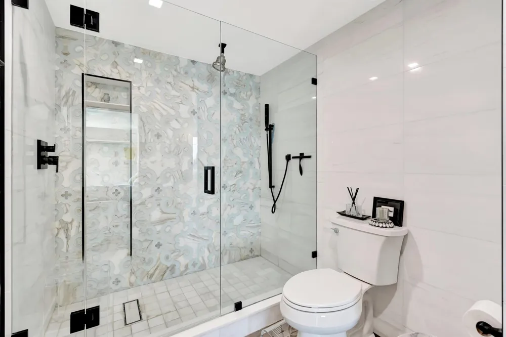 301 LAKE SHORE DRIVE #302 Lake Park, FL 33403
