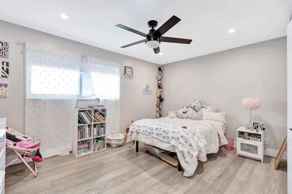 301 LAKE SHORE DRIVE #302 Lake Park, FL 33403