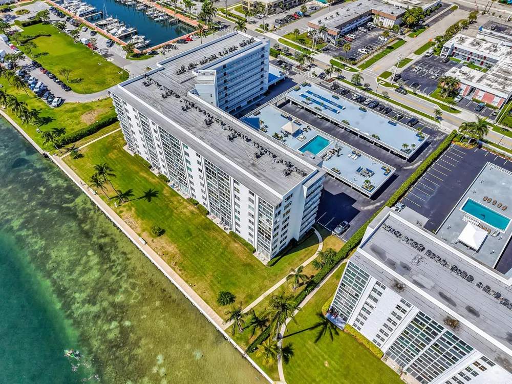 301 LAKE SHORE DRIVE #302 Lake Park, FL 33403