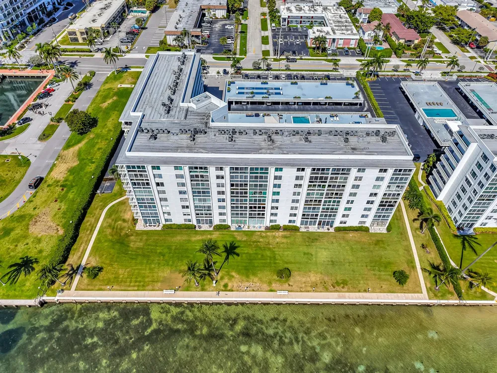 301 LAKE SHORE DRIVE #302 Lake Park, FL 33403