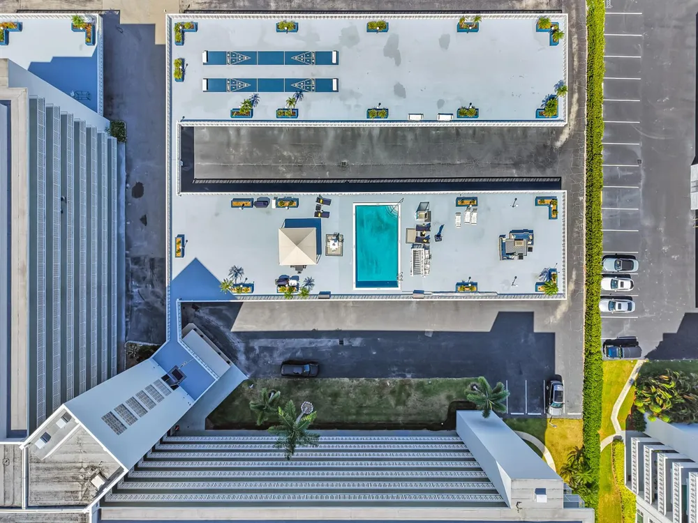 301 LAKE SHORE DRIVE #302 Lake Park, FL 33403