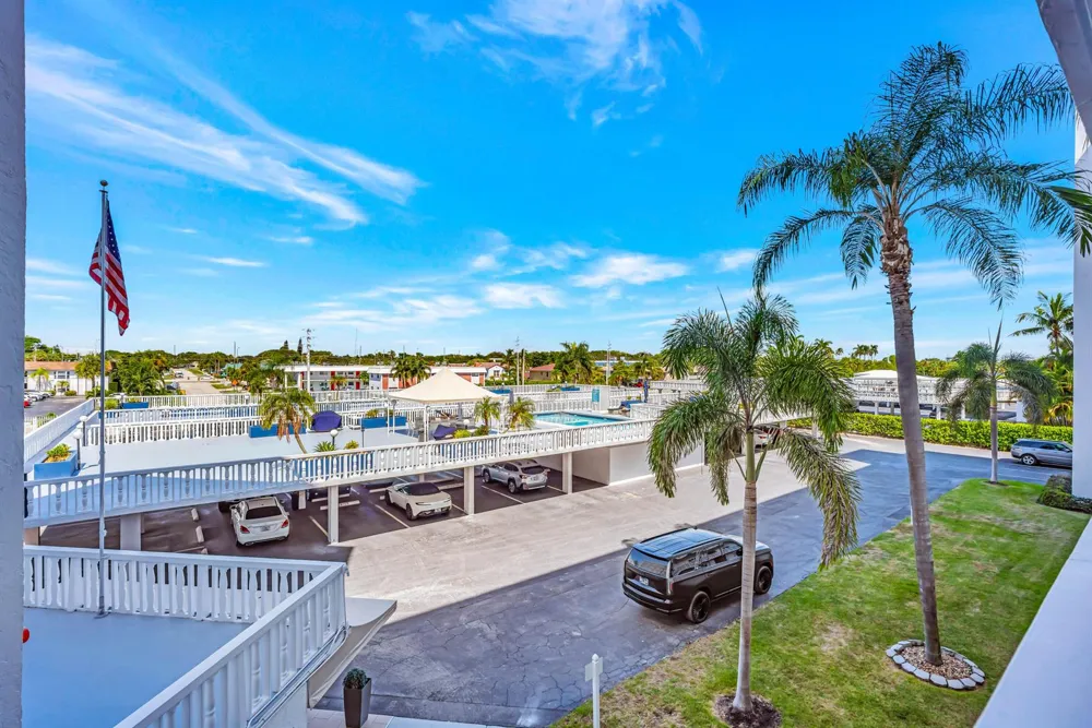 301 LAKE SHORE DRIVE #302 Lake Park, FL 33403