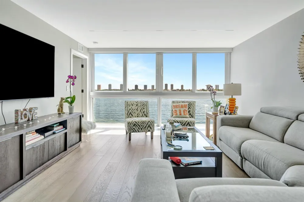 301 LAKE SHORE DRIVE #302 Lake Park, FL 33403