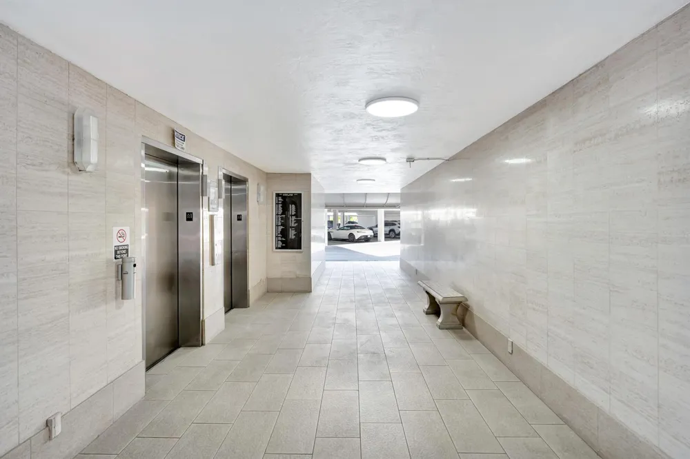 301 LAKE SHORE DRIVE #302 Lake Park, FL 33403