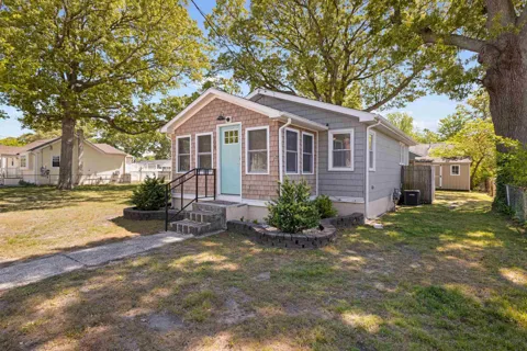 108 W Wilde Avenue