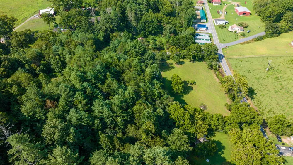 45 Green Cove Road Brasstown, NC 28902