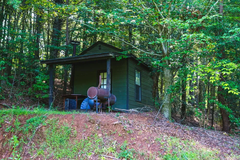 45 Green Cove Road Brasstown, NC 28902