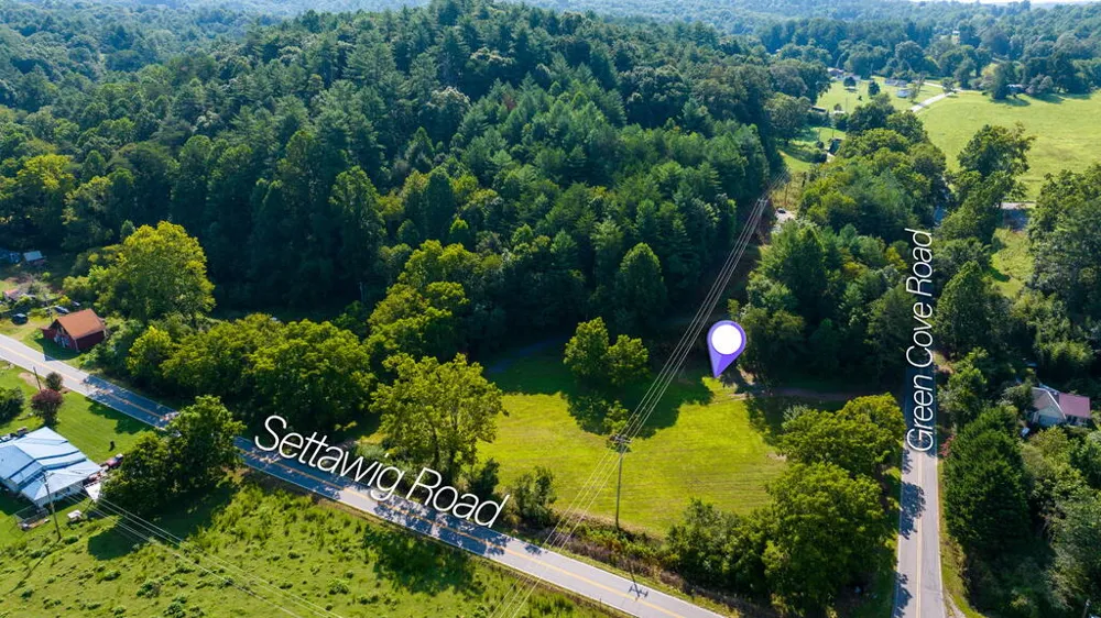 45 Green Cove Road Brasstown, NC 28902