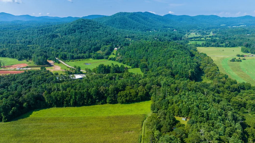 45 Green Cove Road Brasstown, NC 28902