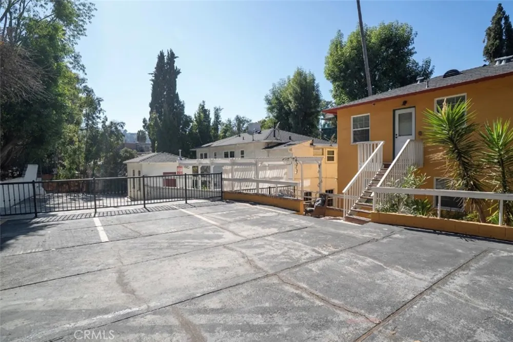 3314 Barham Boulevard Los Angeles, CA 90068
