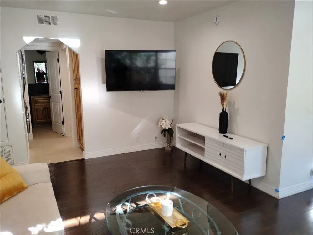 3314 Barham Boulevard Los Angeles, CA 90068