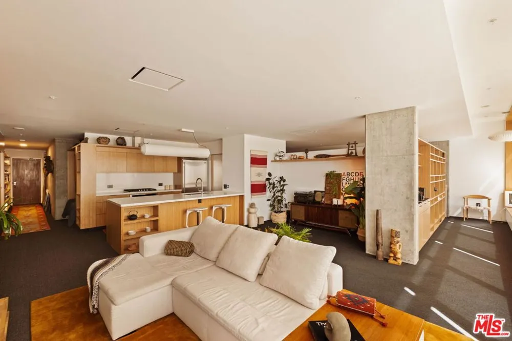 1155 S Grand Avenue #2107 Los Angeles, CA 90015