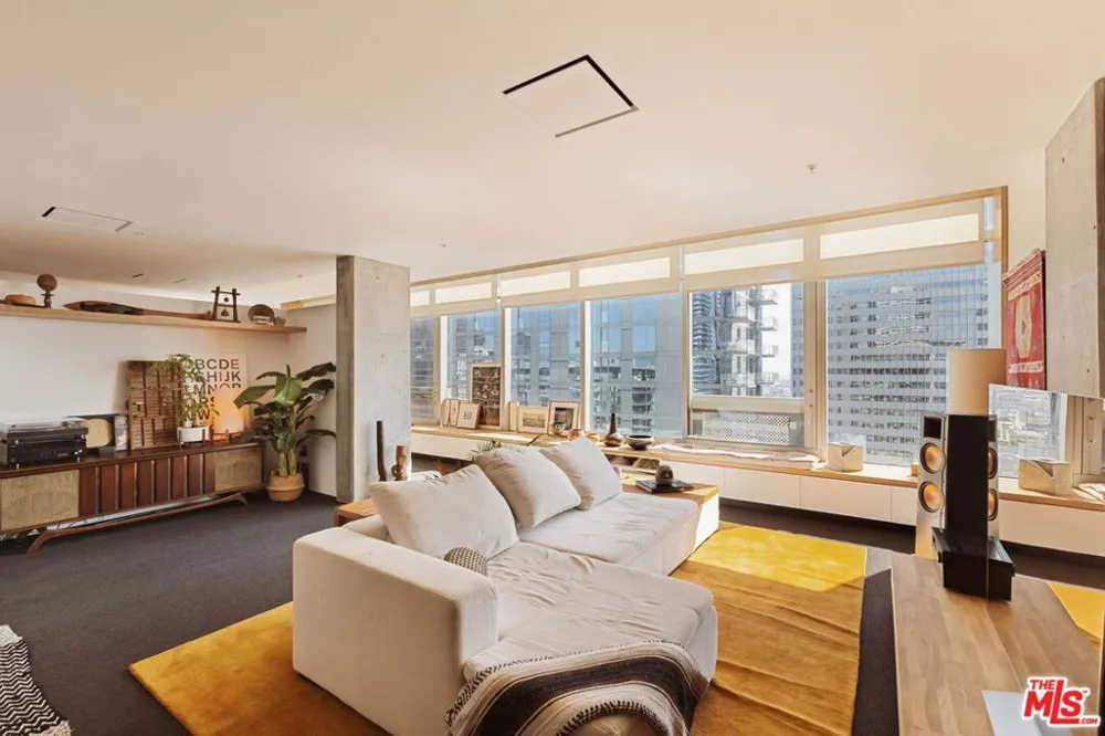 1155 S Grand Avenue #2107 Los Angeles, CA 90015
