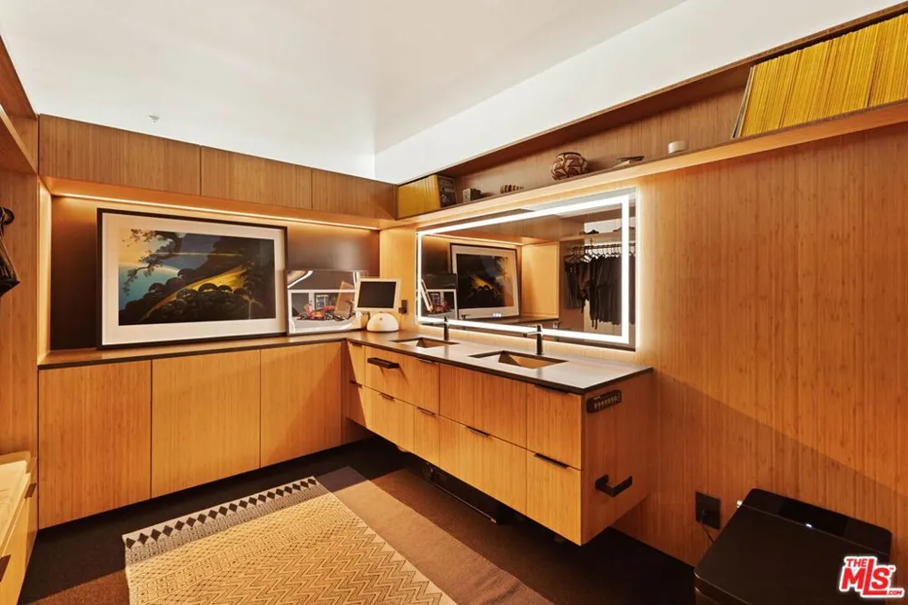 1155 S Grand Avenue #2107 Los Angeles, CA 90015