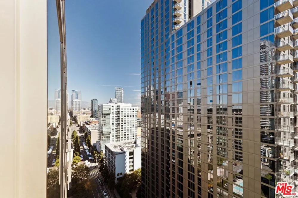 1155 S Grand Avenue #2107 Los Angeles, CA 90015