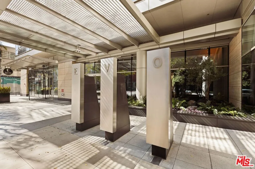 1155 S Grand Avenue #2107 Los Angeles, CA 90015