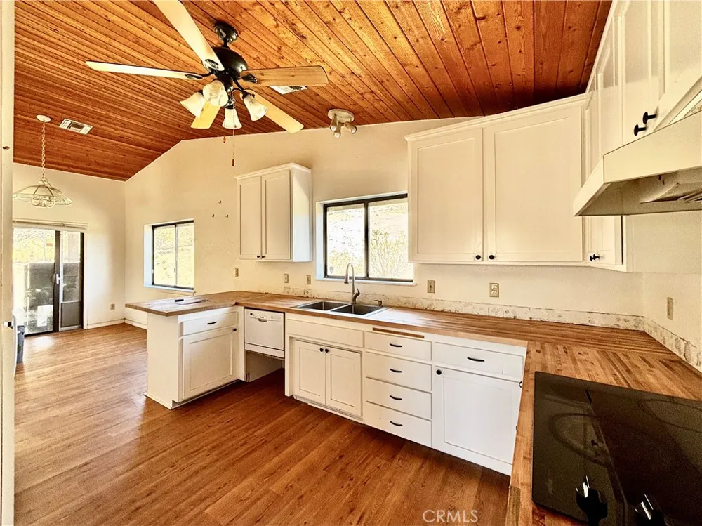 8234 Balsa Yucca Valley, CA 92284