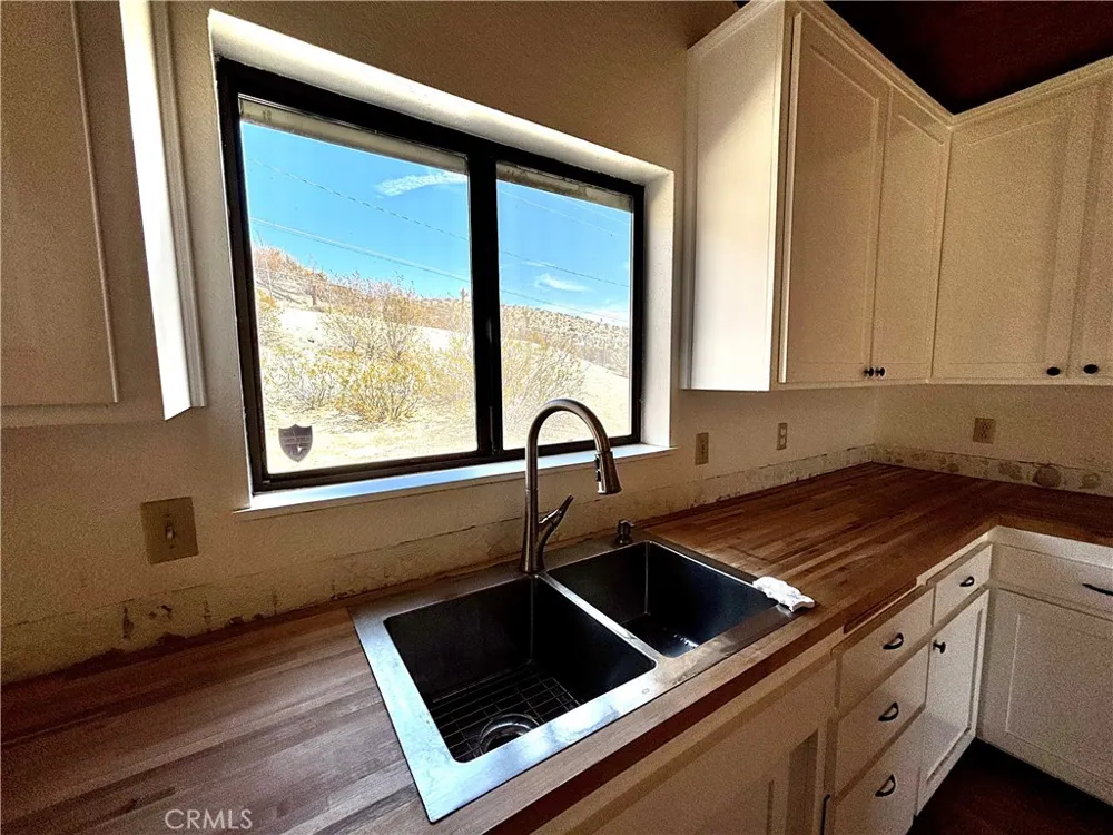 8234 Balsa Yucca Valley, CA 92284