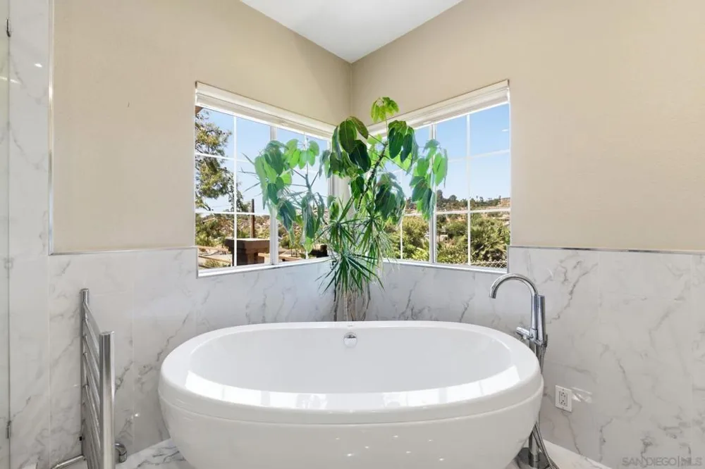 1653 Vista Vereda El Cajon, CA 92019