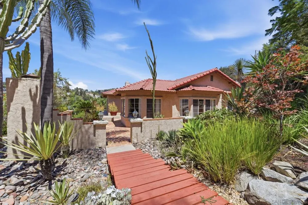 1653 Vista Vereda El Cajon, CA 92019