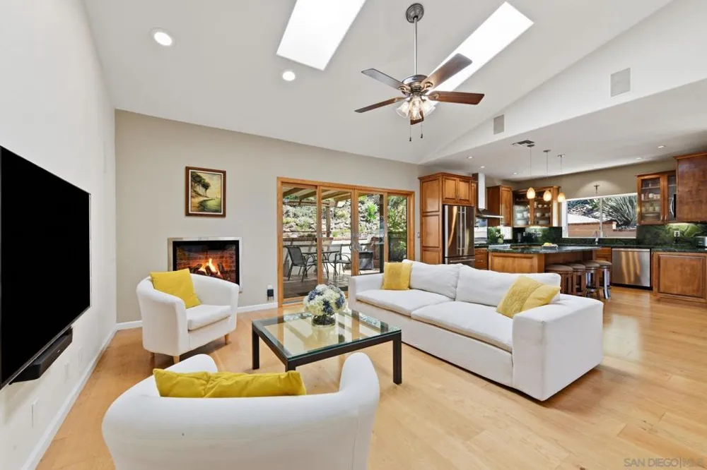 1653 Vista Vereda El Cajon, CA 92019