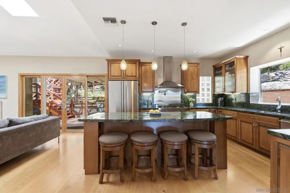 1653 Vista Vereda El Cajon, CA 92019