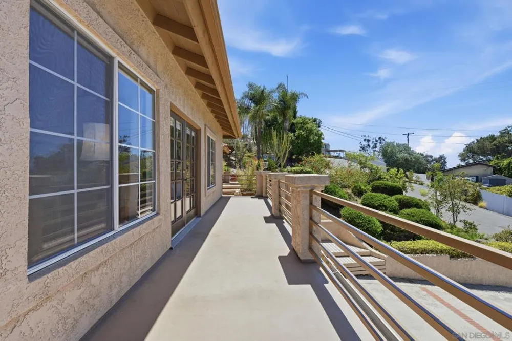 1653 Vista Vereda El Cajon, CA 92019