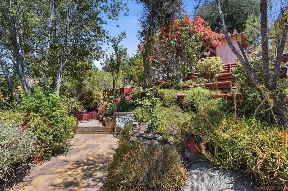 1653 Vista Vereda El Cajon, CA 92019
