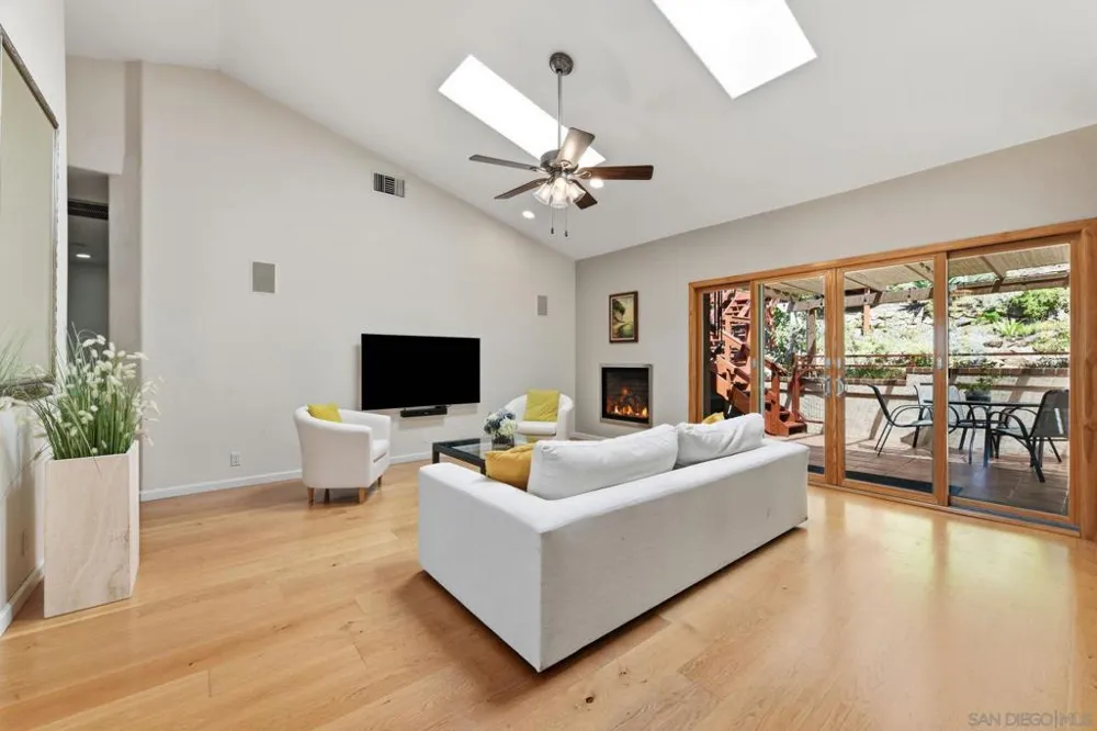 1653 Vista Vereda El Cajon, CA 92019