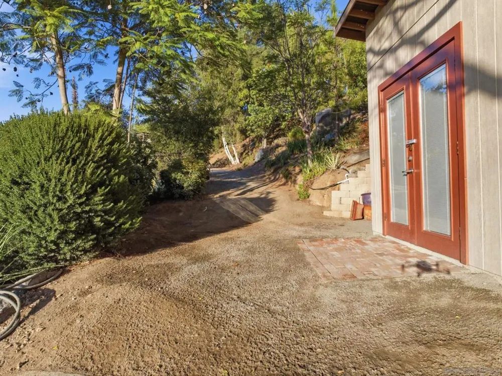 1653 Vista Vereda El Cajon, CA 92019