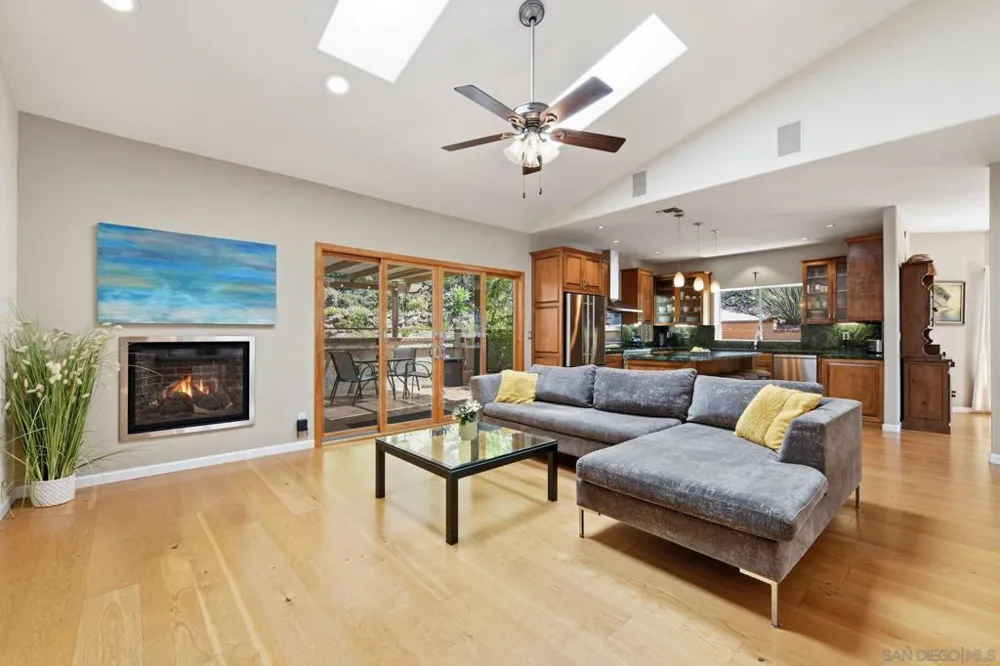 1653 Vista Vereda El Cajon, CA 92019