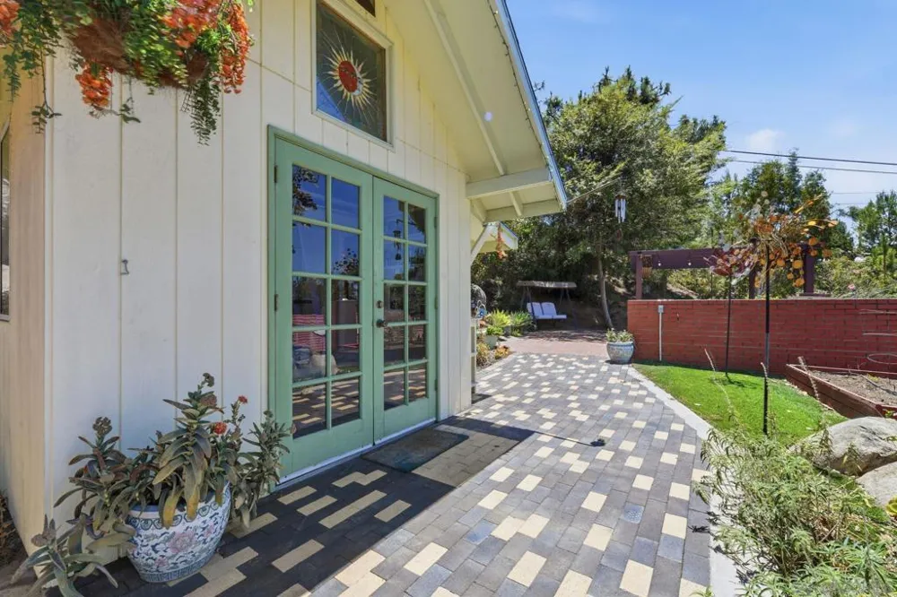 1653 Vista Vereda El Cajon, CA 92019