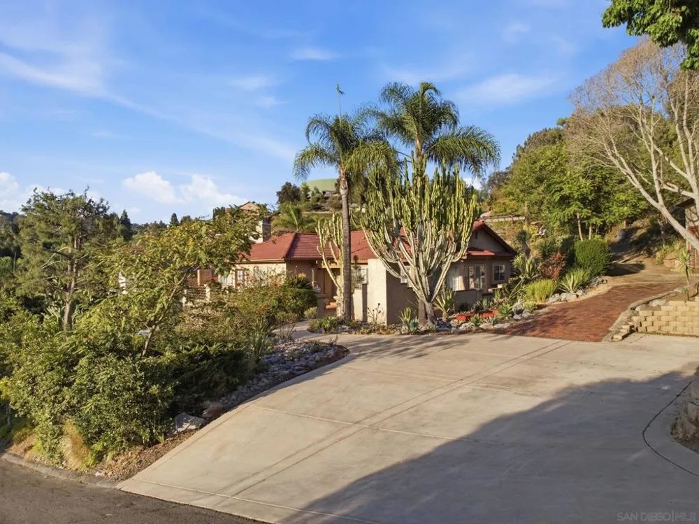 1653 Vista Vereda El Cajon, CA 92019
